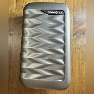 Samsonite Metallic Silver Hard Case